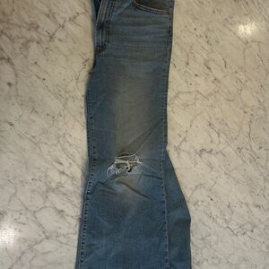 Levi's Light Blue High-Rise Jeans with Knee Rip